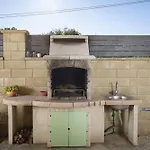 Matea Villa *