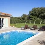Matea Villa *