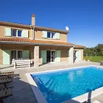 Matea Villa