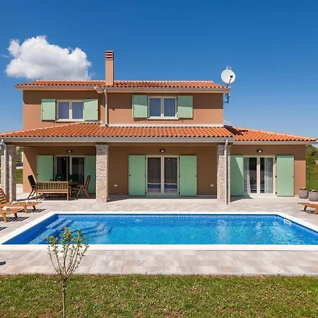 Matea Villa